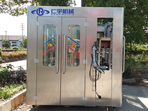 小瓶水三合一灌裝機(jī)